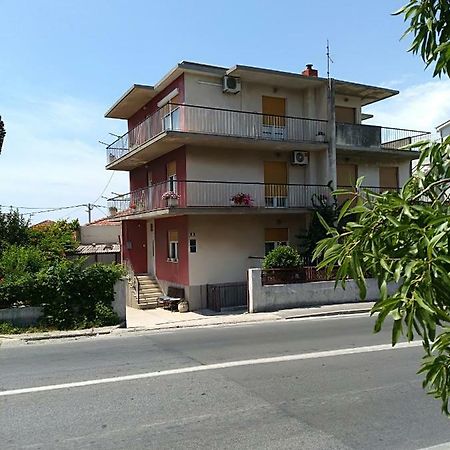 Apartments Pericic Podstrana Exterior photo